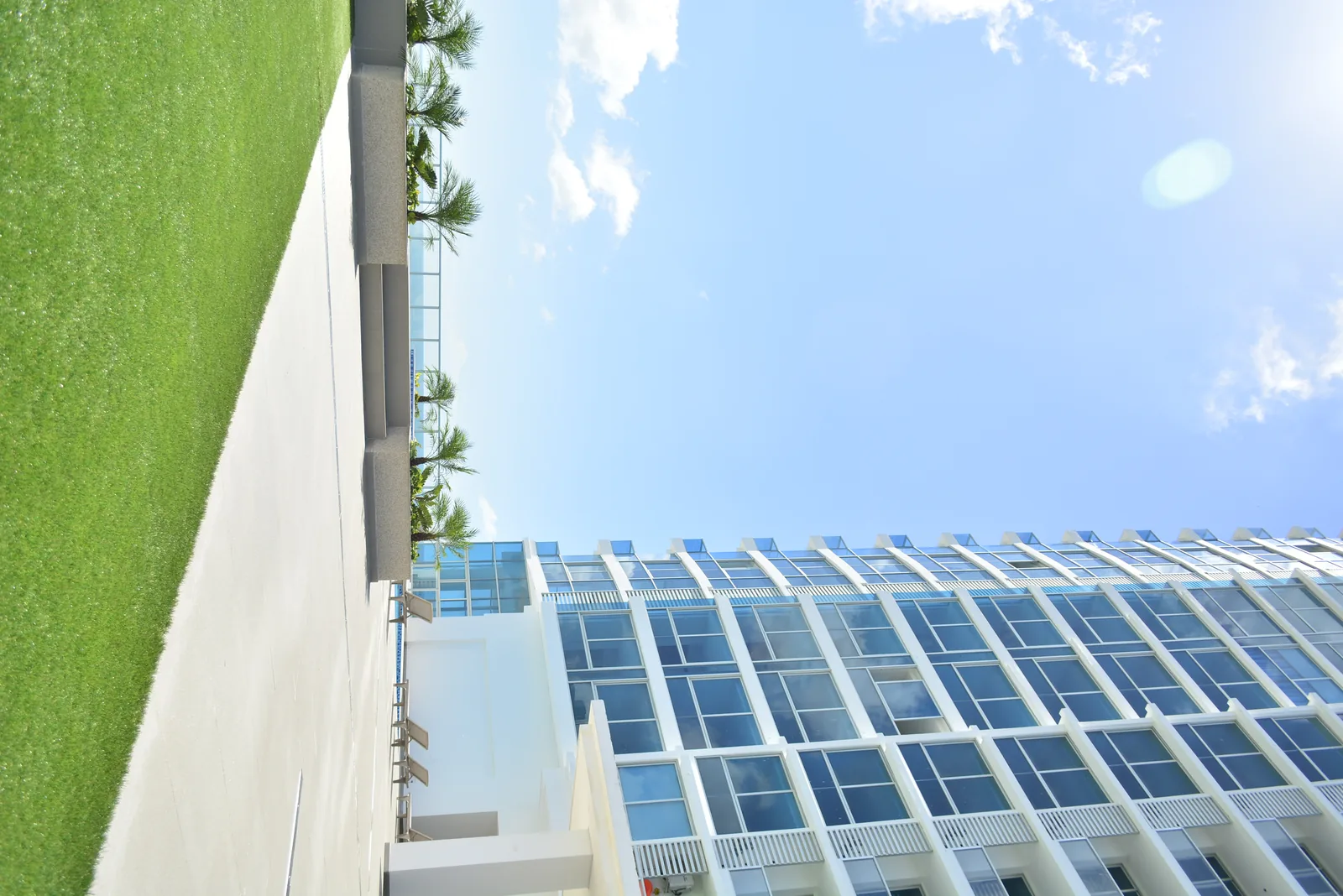 The residences at Royal Palm in Nueva Gorgona are especially attractive to renters because the units directly face the Pacific Ocean and have all the amenities of a resort, including a restaurant. Units are being offered for sale at under $200,000 with and the larger homes can be developer financed for less than one percent. On-site property management is also a plus for investors.