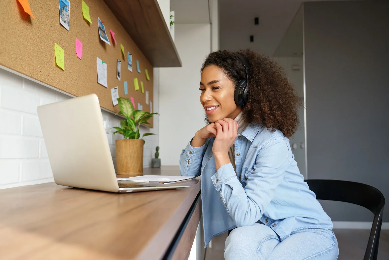 With great internet and more professional positions converting to remote options, younger individuals, many looking to rent, have flocked to Panama recently.