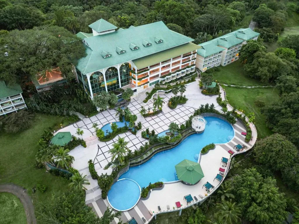 The Gamboa Rainforest Resort is part of the Bern Hotel collection and provides access to the Panama Canal, gondola trips through the rainforest, and boat trips to visit the Howler monkeys and three-toed sloths. It’s also great for a day relaxing by the pool.