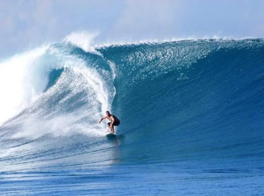 Panama offers over 1,500 miles of shoreline and one of the only places in the world where you can surf on the same day, both on the Pacific and Caribbean coasts. Conditions are ideal for both the beginner and professional surfer trying to catch the perfect wave.