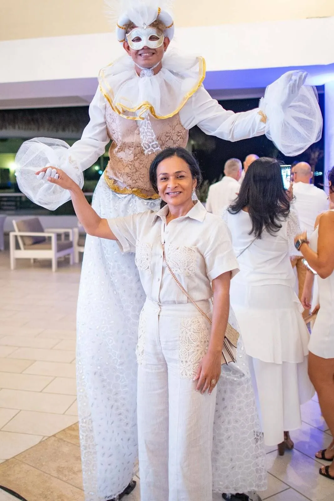 After the guests refreshed their memories of earlier struggles for independence, they were eager to take a spin around the dance floor with very pleasant—and tall—clowns.